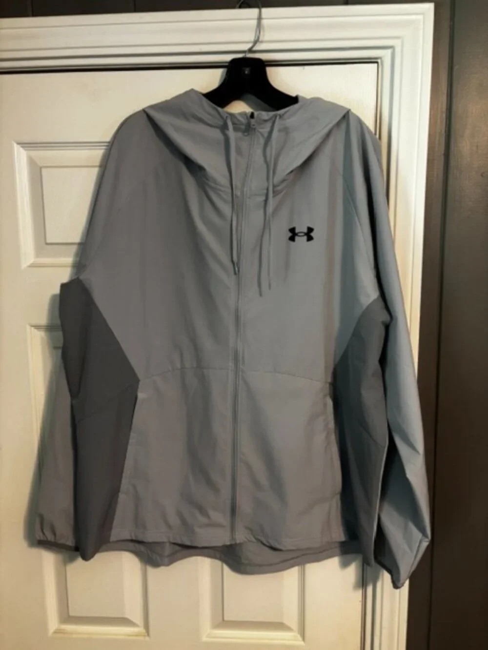 Under Armour lightweight 2 tone grey jacket (sixe XL)